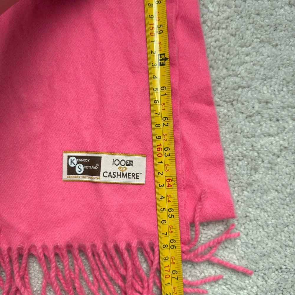 Luxurious Pink Cashmere Wrap - Picture 6 of 6